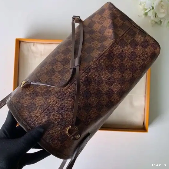 VUITTON NEVERFULL LOUIS MM 0527